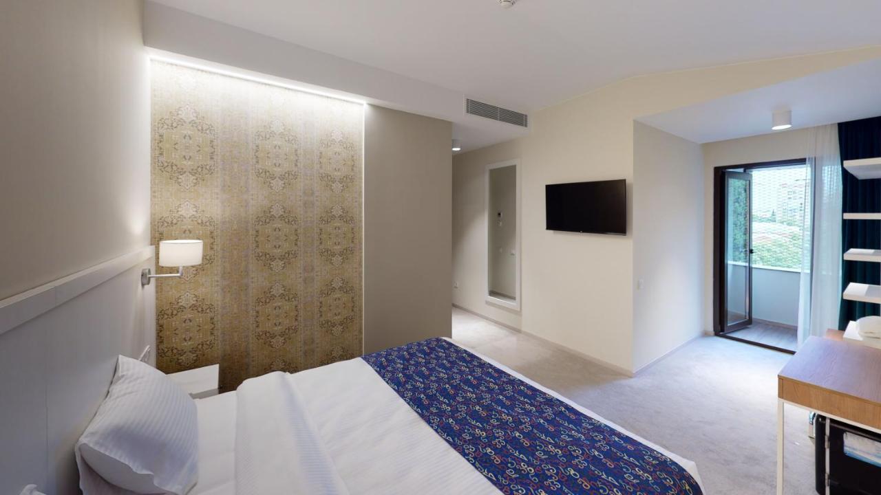 Epigraph Design Kosher Hotel Tbilisi Exterior photo