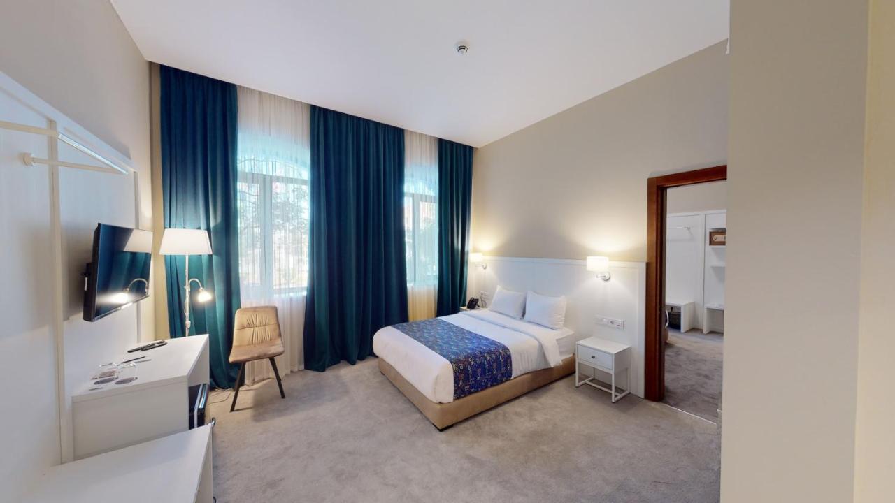 Epigraph Design Kosher Hotel Tbilisi Exterior photo